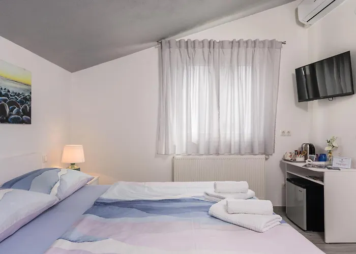 招待所 Anna 特罗吉尔